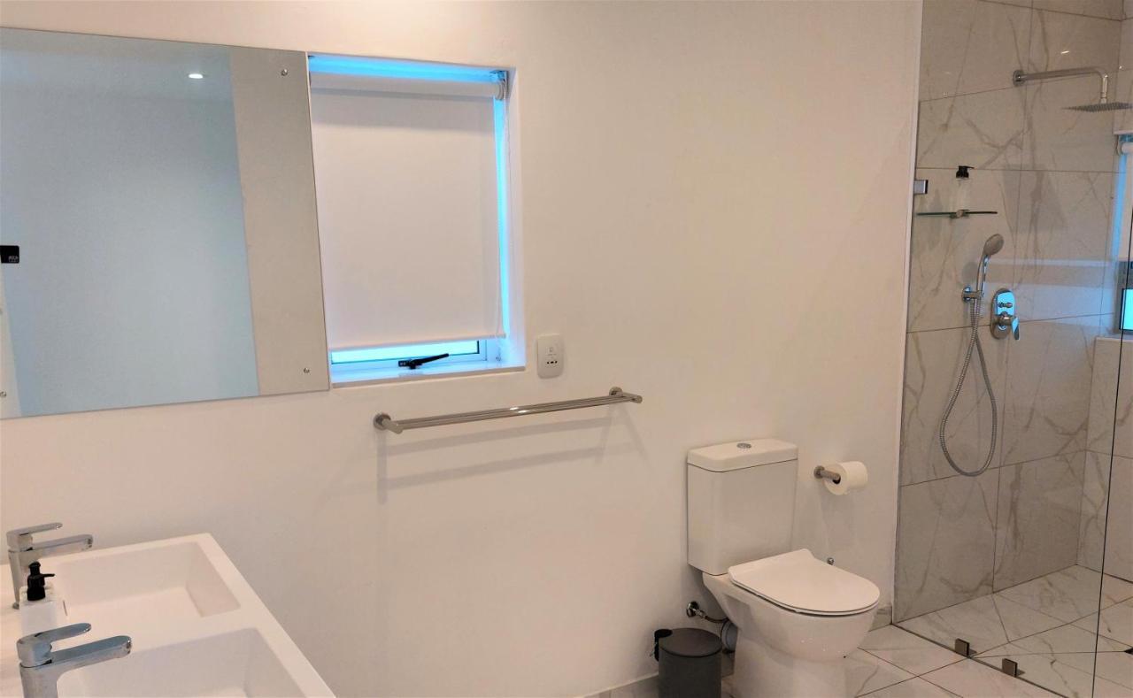Soli Deo Gloria, Pearl Studio Paternoster Εξωτερικό φωτογραφία
